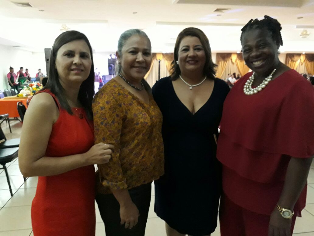 Día del maestro: Sendos reconocimientos a docentes sampedranos